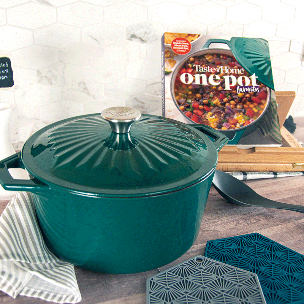 3qt Enamel Cast Iron Dutch Oven with Loop Handles, Covered Dutch Oven, Enamel Stockpot with Lid, Red (1 Count)