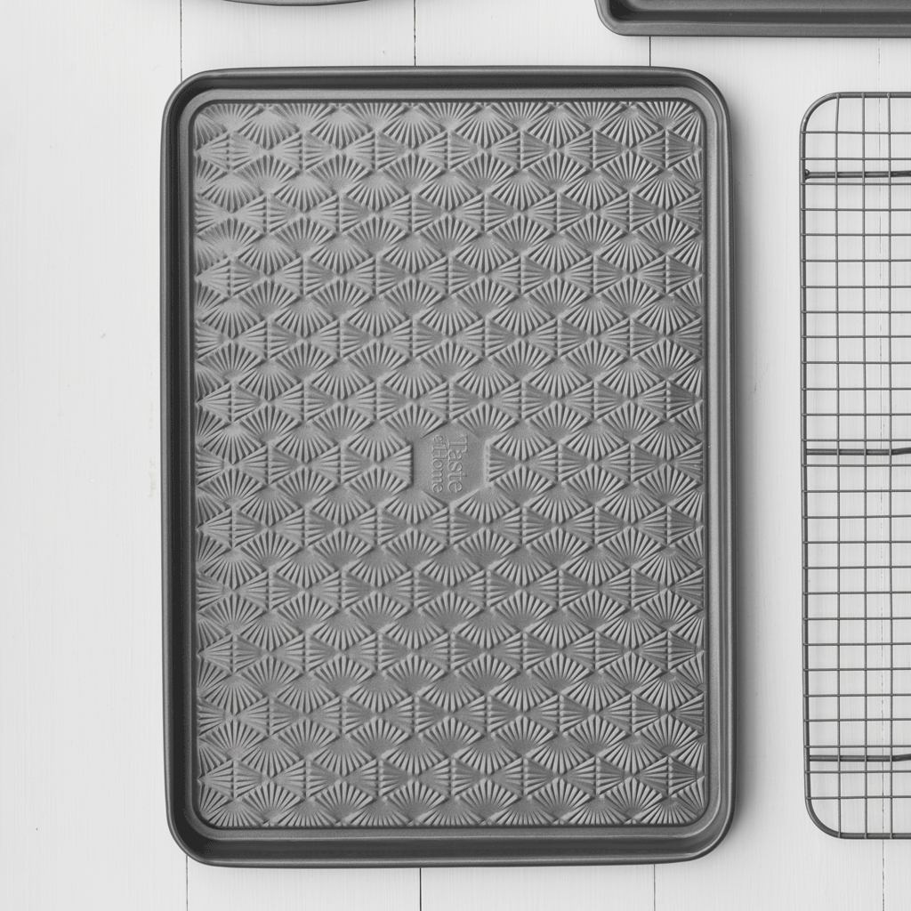 Metal sheet pan outlet