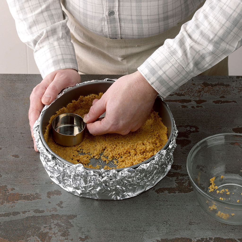Spring baking pan top